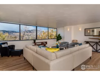 Photo #5: 954912 Listing