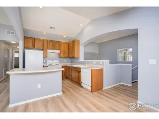 Photo #4: 955239 Listing