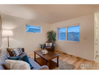 Photo #5: 955386 Listing