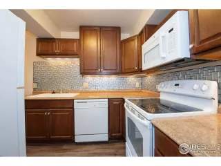 Photo #4: 955489 Listing