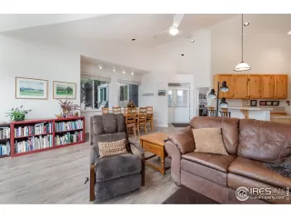 Photo #5: 955587 Listing 