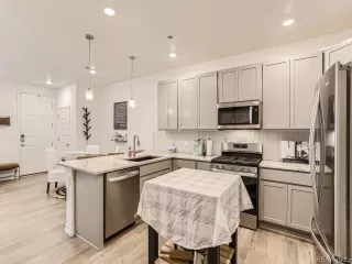 Photo #5: 9556169 Listing 