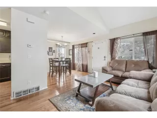 Photo #3: 9556291 Listing