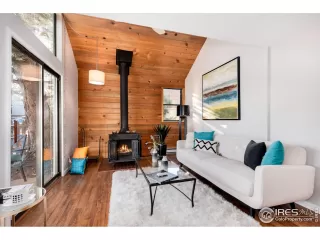 Photo #1: 955800 Listing