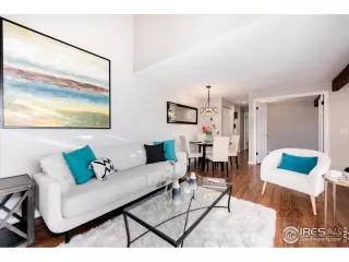 Photo #2: 955800 Listing