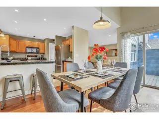 Photo #5: 955822 Listing