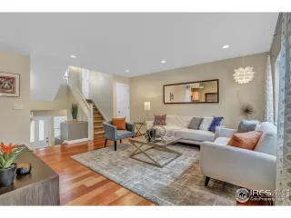 Photo #6: 955822 Listing