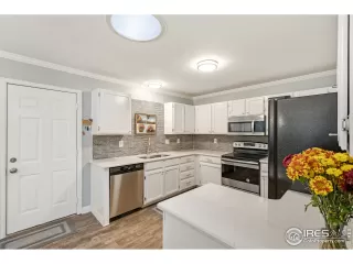 Photo #2: 955829 Listing 