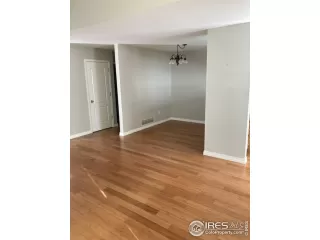 Photo #5: 955840 Listing