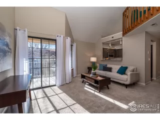 Photo #5: 955842 Listing 