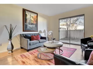 Photo #5: 955932 Listing 