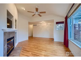 Photo #4: 955945 Listing