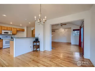 Photo #5: 955945 Listing