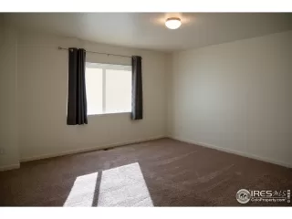 Photo #6: 956200 Listing