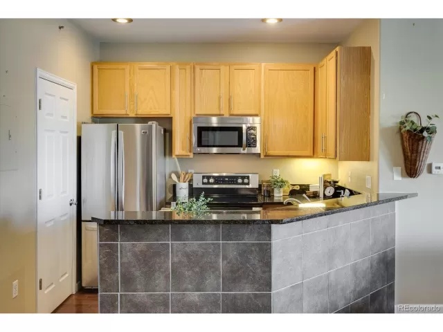 MLS: 9562104 Condo For Sale