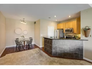 Photo #6: 9562104 Listing