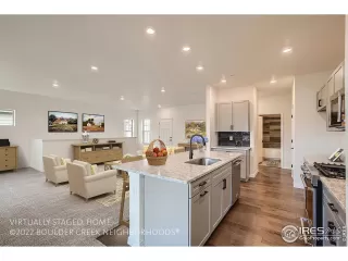 Photo #5: 956307 Listing