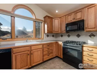 Photo #5: 956359 Listing 