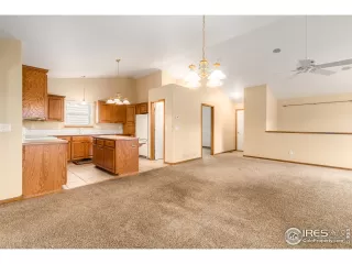 Photo #6: 956399 Listing