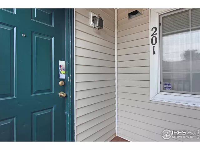 MLS: 956424 Condo For Sale