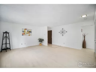 Photo #5: 956795 Listing 