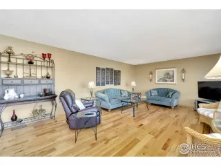 Photo #5: 956814 Listing 