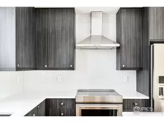 Photo #5: 956816 Listing