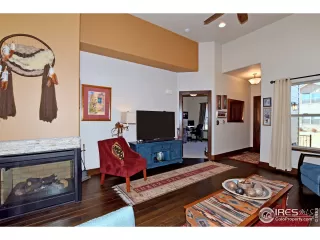 Photo #2: 956827 Listing