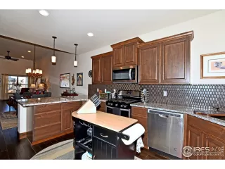 Photo #6: 956827 Listing
