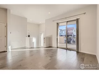 Photo #5: 956847 Listing