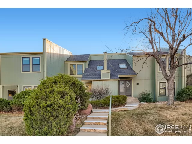 MLS: 956857 Condo For Sale