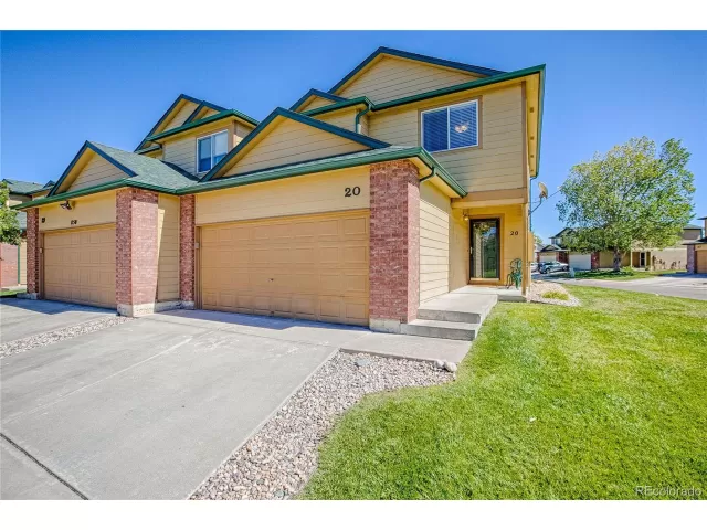 MLS: 9568850 Condo For Sale