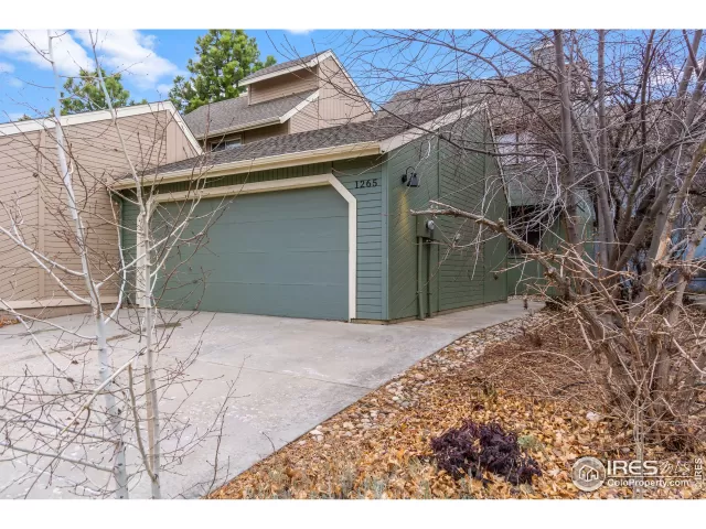 MLS: 956916 Condo For Sale