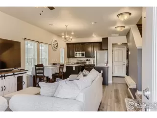 Photo #2: 956923 Listing