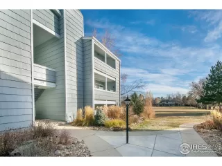 Photo #4: 956945 Listing