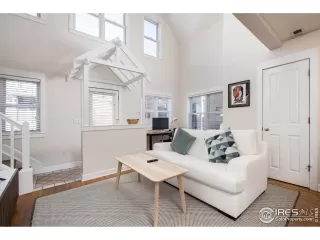 Photo #6: 956967 Listing