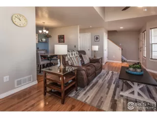 Photo #4: 956975 Listing