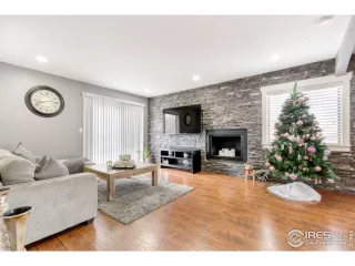 Photo #1: 956978 Listing