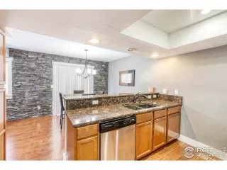 Photo #5: 956978 Listing