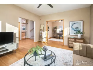 Photo #4: 957059 Listing