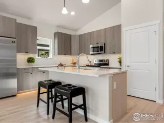 Photo #6: 957075 Listing