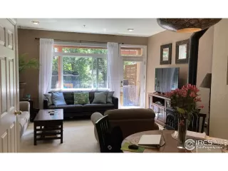 Photo #4: 957142 Listing