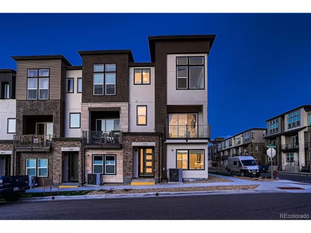 MLS: 9571432 Condo For Sale