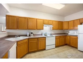 Photo #6: 957376 Listing