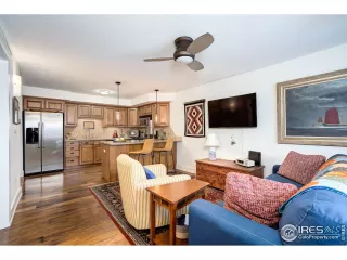 Photo #5: 957470 Listing