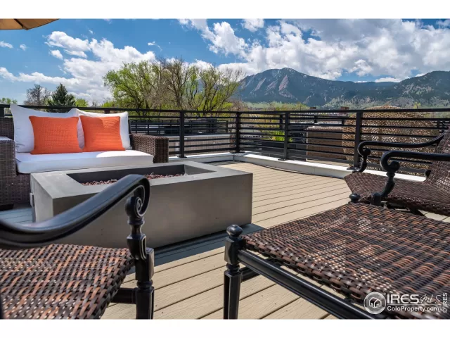 MLS: 957644 Condo For Sale