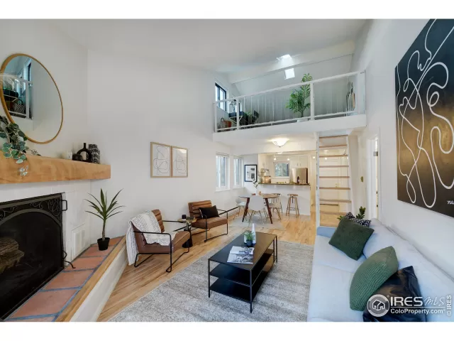 MLS: 957683 Condo For Sale