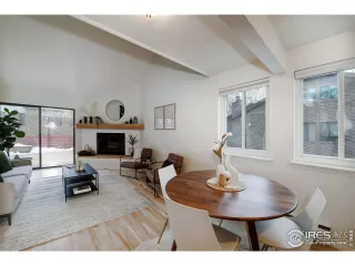 Photo #6: 957683 Listing