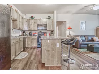 Photo #4: 957724 Listing