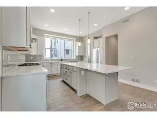 Photo #4: 957855 Listing 